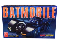Skill 2 Model Kit Batmobile "Batman" (1989) Movie With Backdrop Display 1/25 Scale Model By AMT