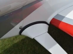 42% RV4 100-120cc White/Red ARF -Best Toy Car grpp rv4 wrb