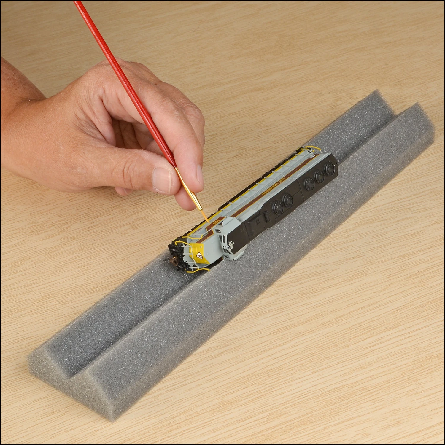 Micro-Mark 86614 N/Z Scale Soft-Touch Foam Cradle For Locomotives And Rolling Stock 3 Micro-Mark 86614 N/Z Scale Soft-Touch Foam Cradle For Locomotives And Rolling Stock